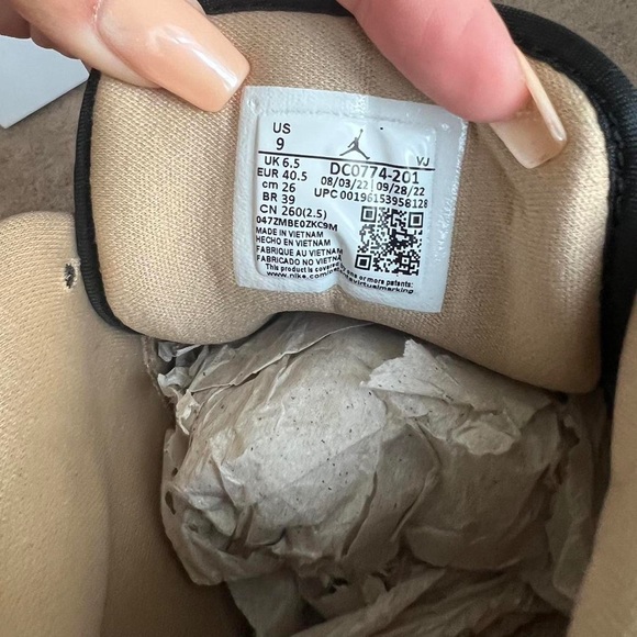 Air Jordan 1 Low - tan & black - Picture 7 of 7